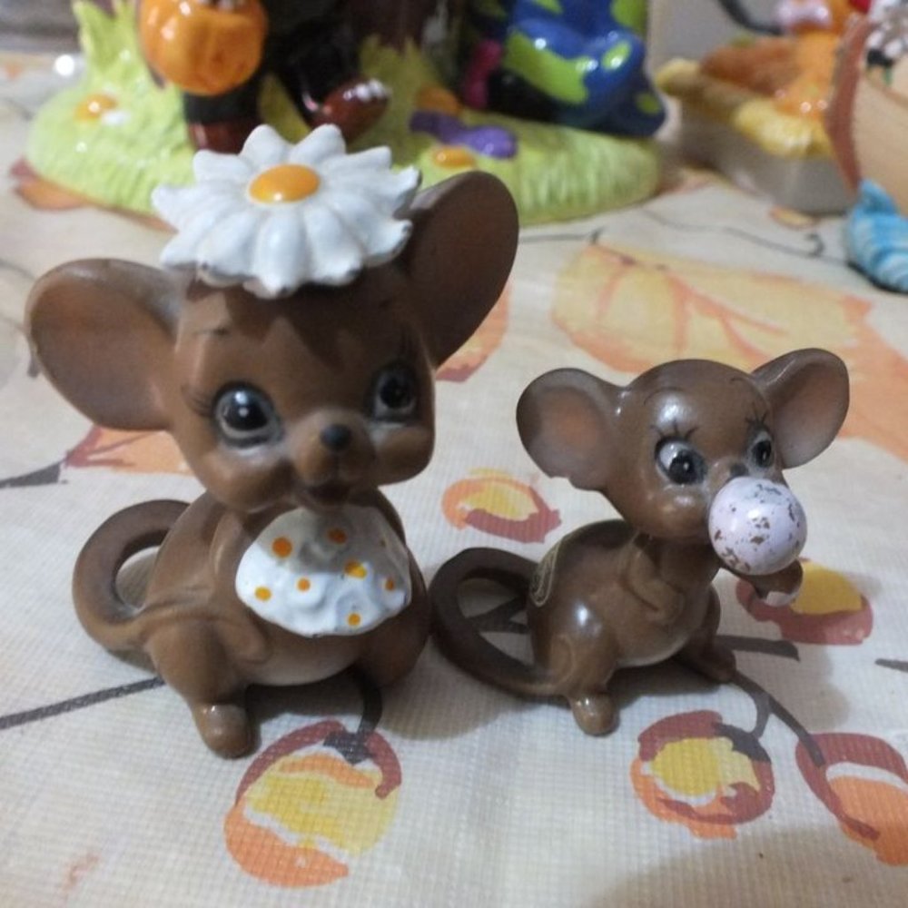 Vintage Josef Original Village Bride and Bubbles Mouse Figurines